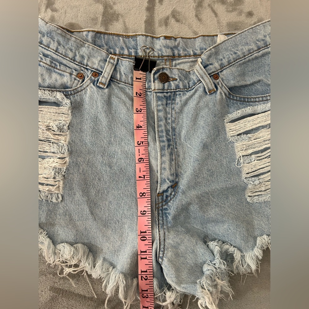 Vintage Levi’s cutoff denim shorts - Picture 6 of 11